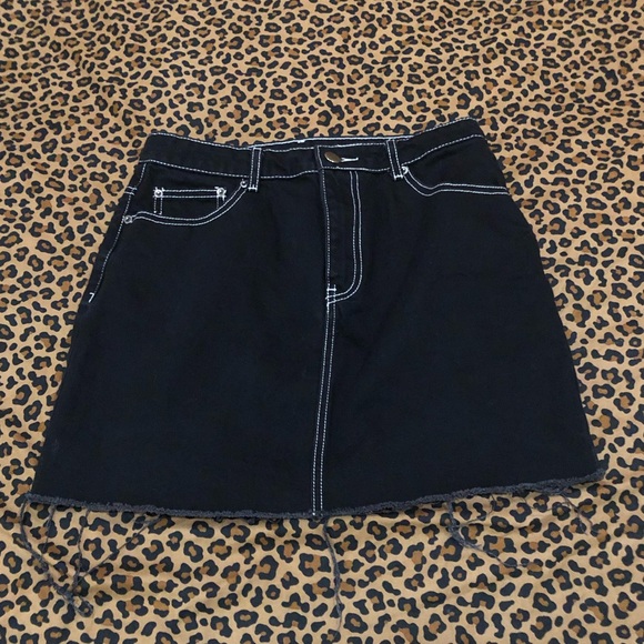 Forever 21 Dresses & Skirts - Forever 21 Black Contrast Stitch Denim Mini Skirt